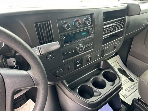 Used 2017 Chevrolet Express 2500 RWD image 12