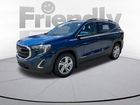 Used 2019 GMC Terrain SLE w/ Driver Convenience Package FWD image 2