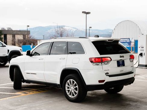 Used 2021 Jeep Grand Cherokee Laredo image 14