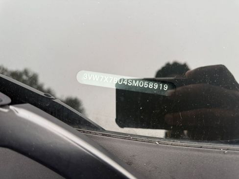 Used 2025 Volkswagen Jetta SE image 29