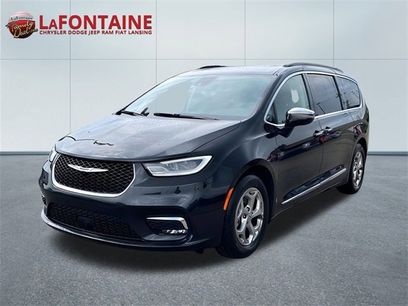 Used 2023 Chrysler Pacifica Limited
