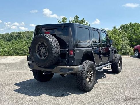 Used 2016 Jeep Wrangler Unlimited Sahara AWD/4WD image 5