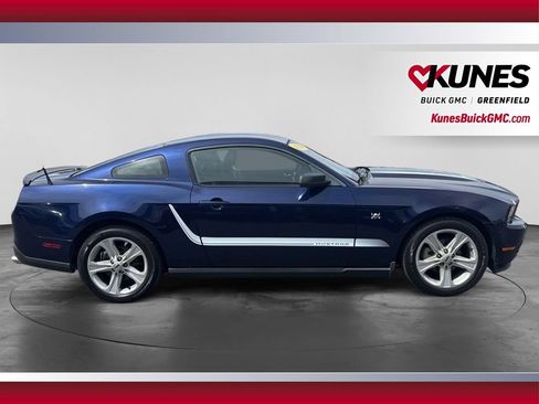 Used 2010 Ford Mustang Coupe RWD image 4