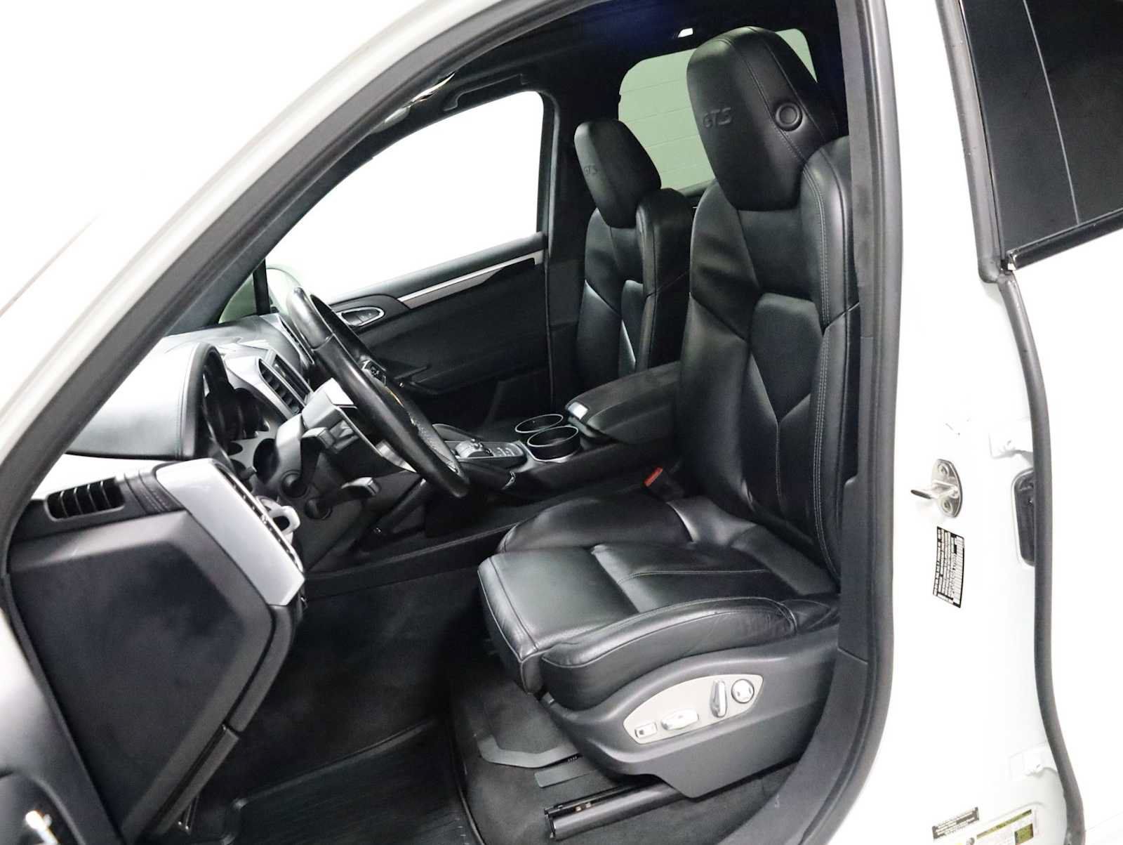 Used 2016 Porsche Cayenne GTS AWD/4WD image 6