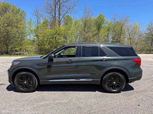 Used 2022 Ford Explorer XLT AWD/4WD image 6