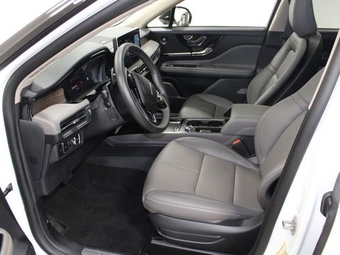 New 2026 Lincoln Corsair Reserve image 22