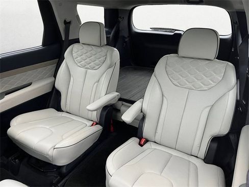 Used 2022 Hyundai Palisade Calligraphy image 14