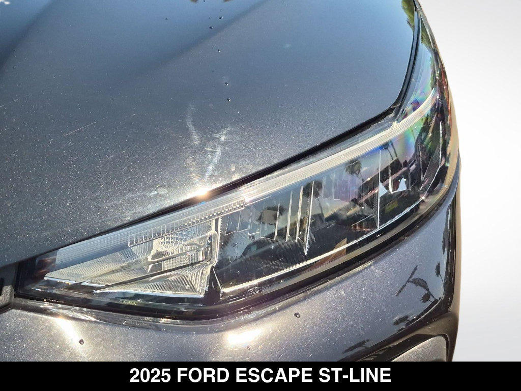 Used 2025 Ford Escape ST-Line FWD image 10