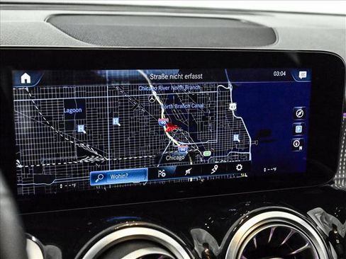 Used 2022 Mercedes-Benz GLB 250 4MATIC w/ Premium Package Lite image 14
