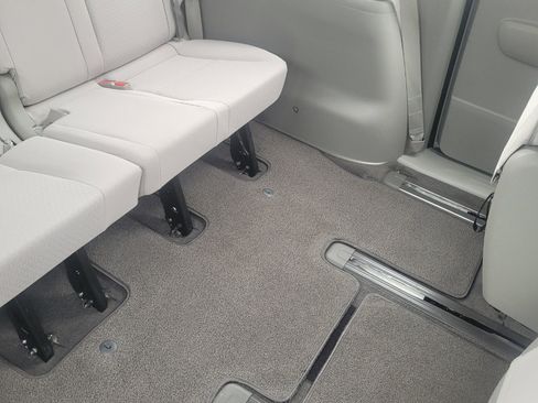 Used 2018 Kia Sedona L image 29