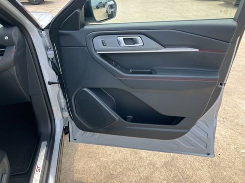 New 2026 Ford Explorer ST-Line RWD image 13