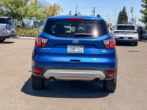 Used 2018 Ford Escape SE FWD image 3