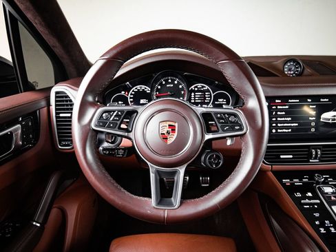 Certified 2023 Porsche Cayenne GTS AWD/4WD image 26