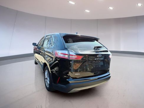 Used 2023 Ford Edge SEL image 3