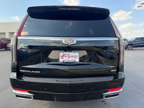 Used 2024 Cadillac Escalade Premium Luxury AWD/4WD image 14
