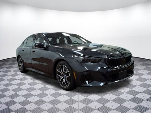 Used 2025 BMW i5 xDrive40 w/ M Sport Package image 6