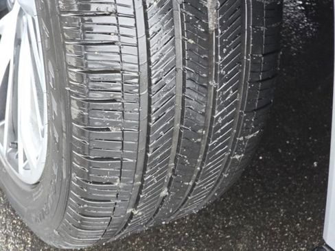 Used 2024 Jeep Grand Wagoneer L Series III image 12