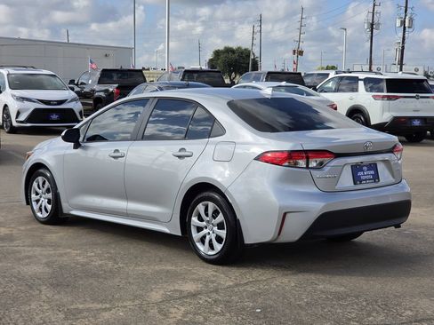 Used 2026 Toyota Corolla LE FWD image 7