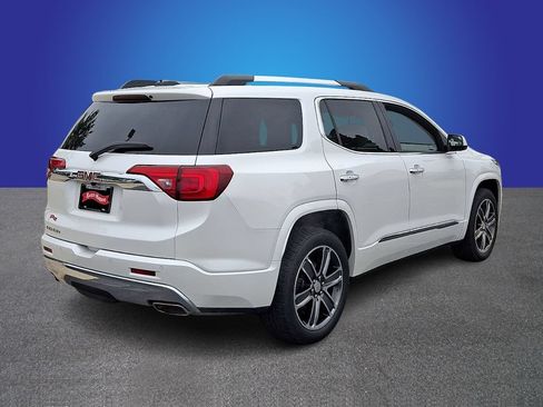 Used 2018 GMC Acadia Denali w/ Technology Package FWD image 4