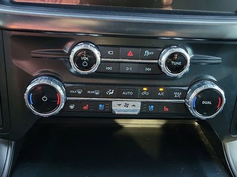 Used 2025 Ford F150 Lariat w/ Equipment Group 501A Mid image 15