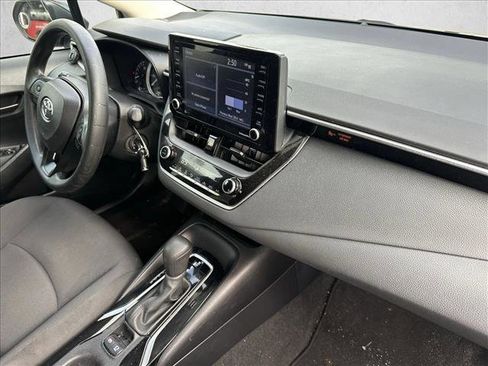 Used 2022 Toyota Corolla LE image 28