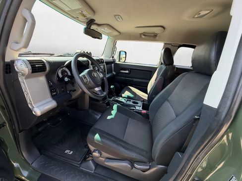 Used 2011 Toyota FJ Cruiser 4WD w/ Convenience Pkg image 11
