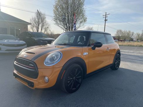 Used 2015 MINI Cooper S image 9