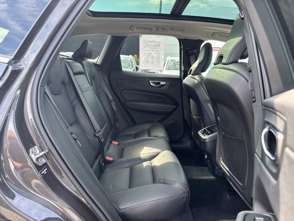 Used 2022 Volvo XC60 B6 Inscription w/ Advanced Package AWD/4WD image 24