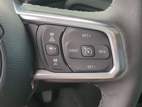 Used 2025 Jeep Wrangler Unlimited Sahara AWD/4WD image 27