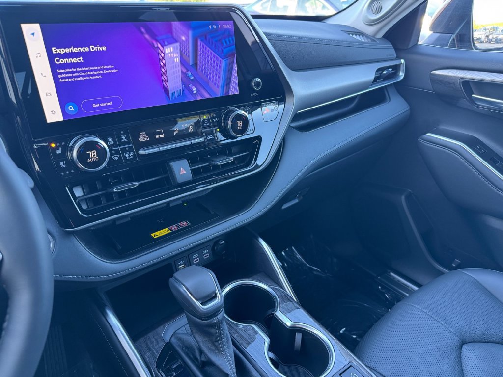 Certified 2026 Toyota Highlander Limited AWD/4WD image 29