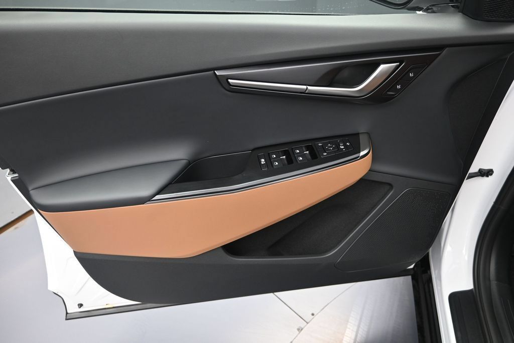 New 2026 Kia EV6 Wind RWD image 9
