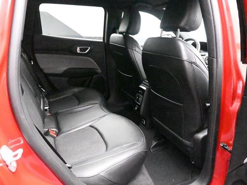 Used 2024 Jeep Compass Latitude image 22