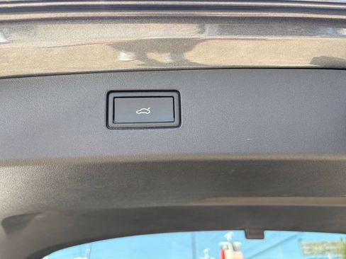 Used 2026 Volkswagen Tiguan SE AWD/4WD image 22