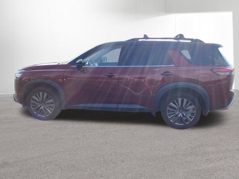 Used 2023 Nissan Pathfinder SL w/ SL Premium Package AWD/4WD image 15