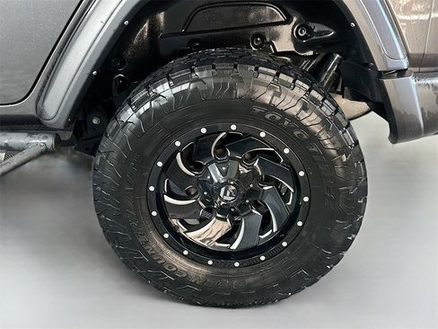 Used 2021 Jeep Wrangler Unlimited Sahara image 32