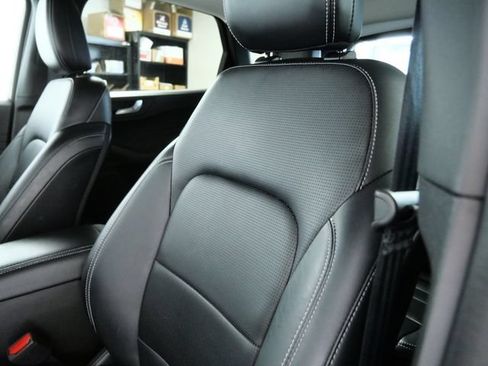 Certified 2025 Ford Escape Platinum AWD/4WD image 18
