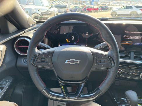 Used 2024 Chevrolet Trax RS w/ Sunroof Package image 11