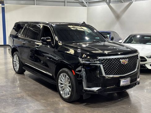 Used 2024 Cadillac Escalade ESV Premium Luxury AWD/4WD image 5