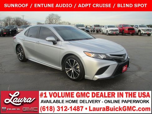 Used 2018 Toyota Camry SE image 1