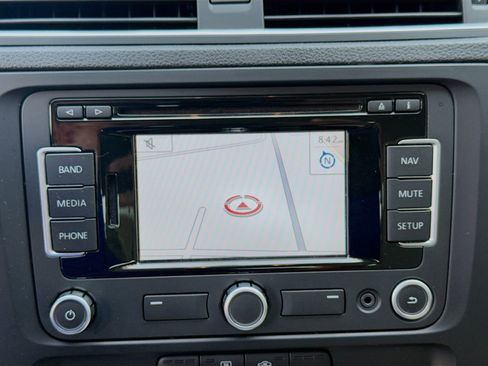 Used 2011 Volkswagen Jetta SEL image 13