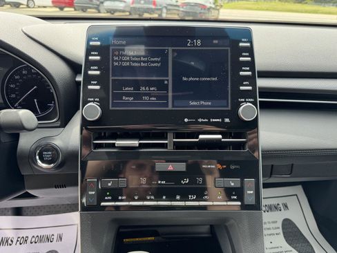 Used 2019 Toyota Avalon XSE w/ All Weather Liner Package image 4