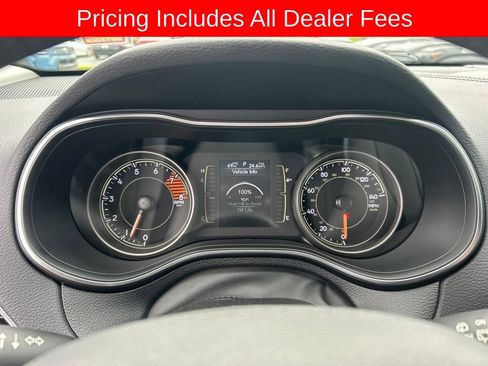 Used 2022 Jeep Cherokee Latitude AWD/4WD image 8