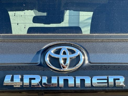 Certified 2022 Toyota 4Runner TRD Off-Road image 14