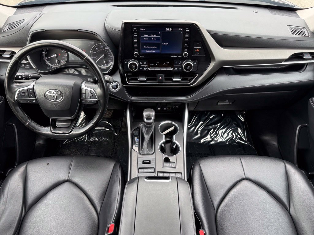 Used 2021 Toyota Highlander XLE AWD/4WD image 21