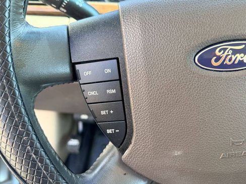 Used 2008 Ford Taurus SEL FWD image 13