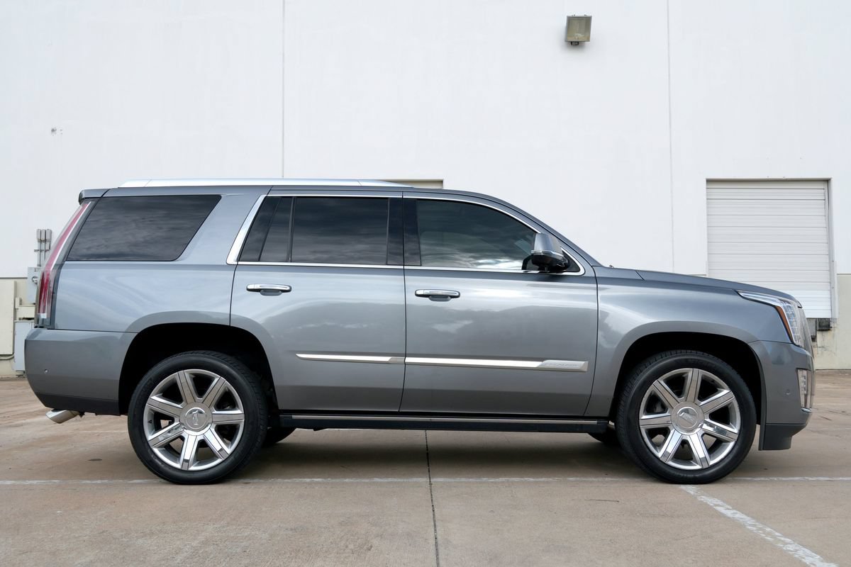 Used 2019 Cadillac Escalade Premium Luxury AWD/4WD image 14