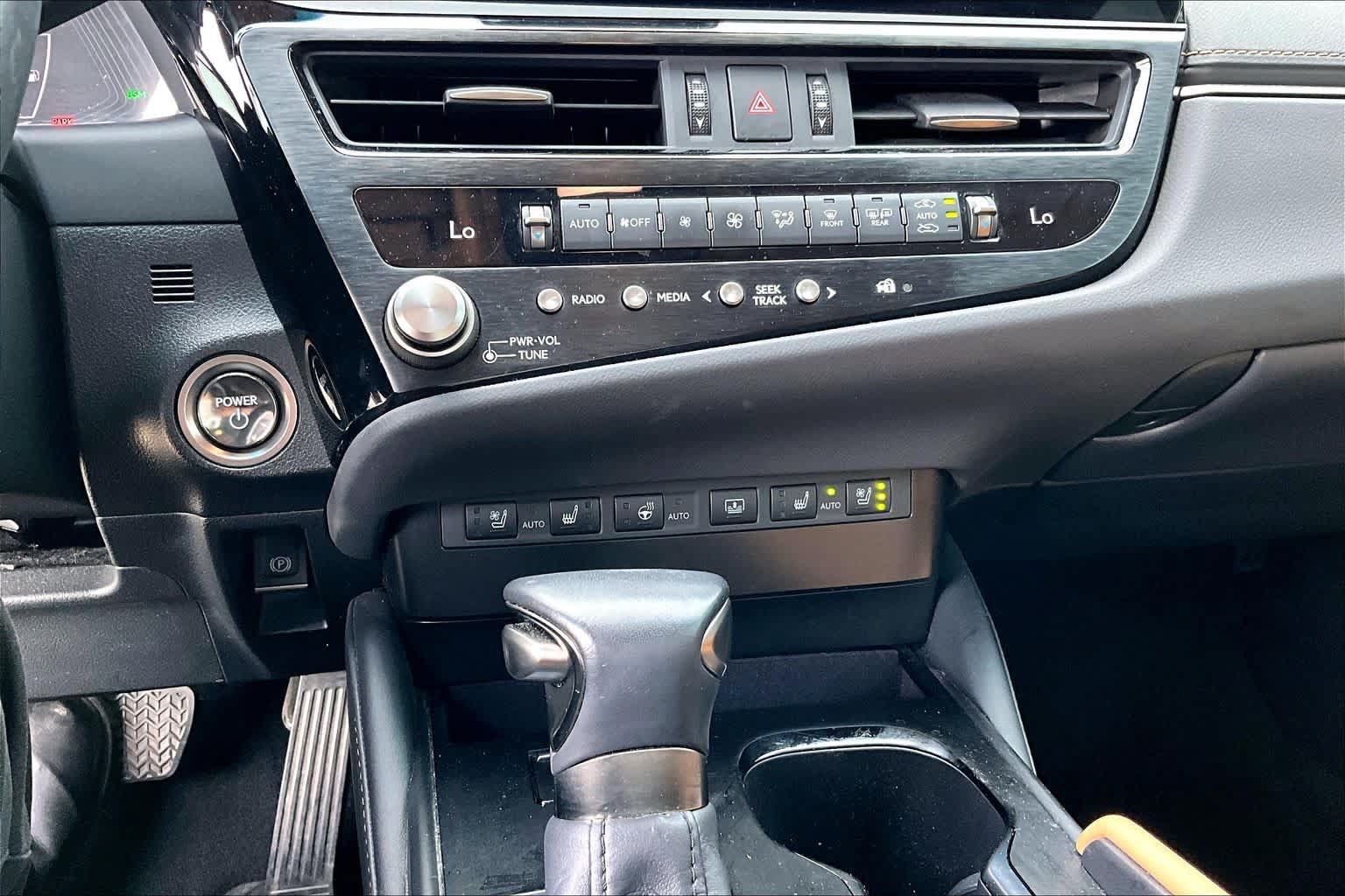 Used 2023 Lexus ES 300h Ultra Luxury w/ Accessory Package (Z2) FWD image 34