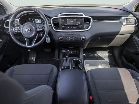Used 2017 Kia Sorento AWD image 27