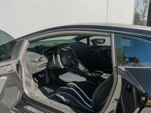 Used 2021 Lamborghini Huracan STO image 67