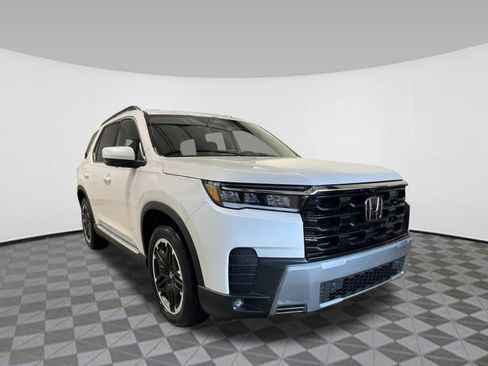 New 2026 Honda Pilot Touring image 9